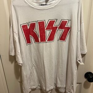 Kiss Daydreamer Tee